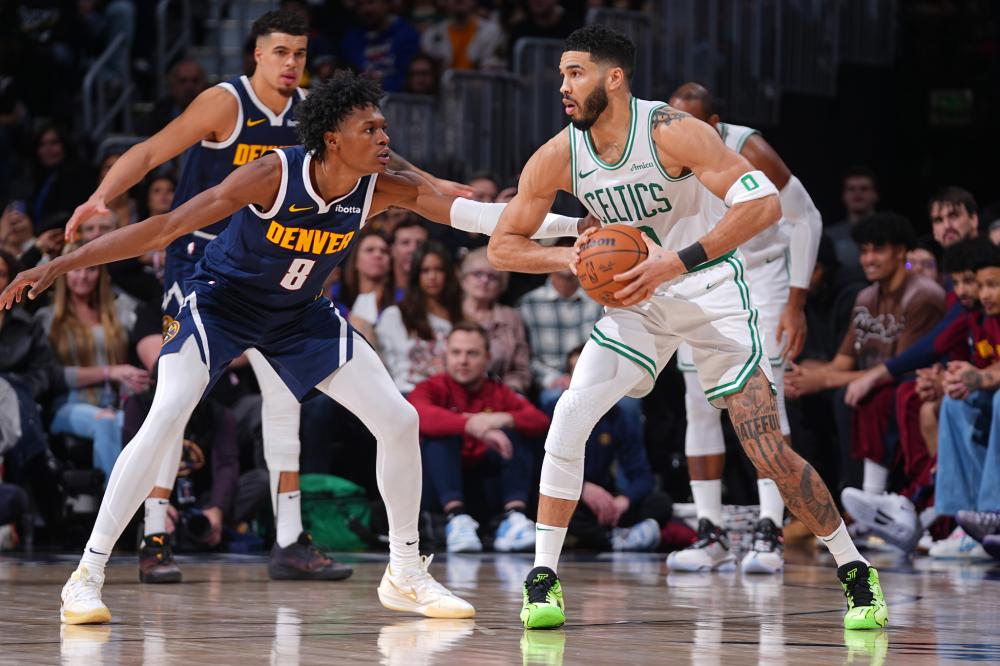 与篮球相比 与篮球相比